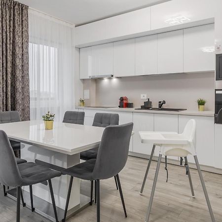 Pure Flat Lägenhet Oradea Exteriör bild