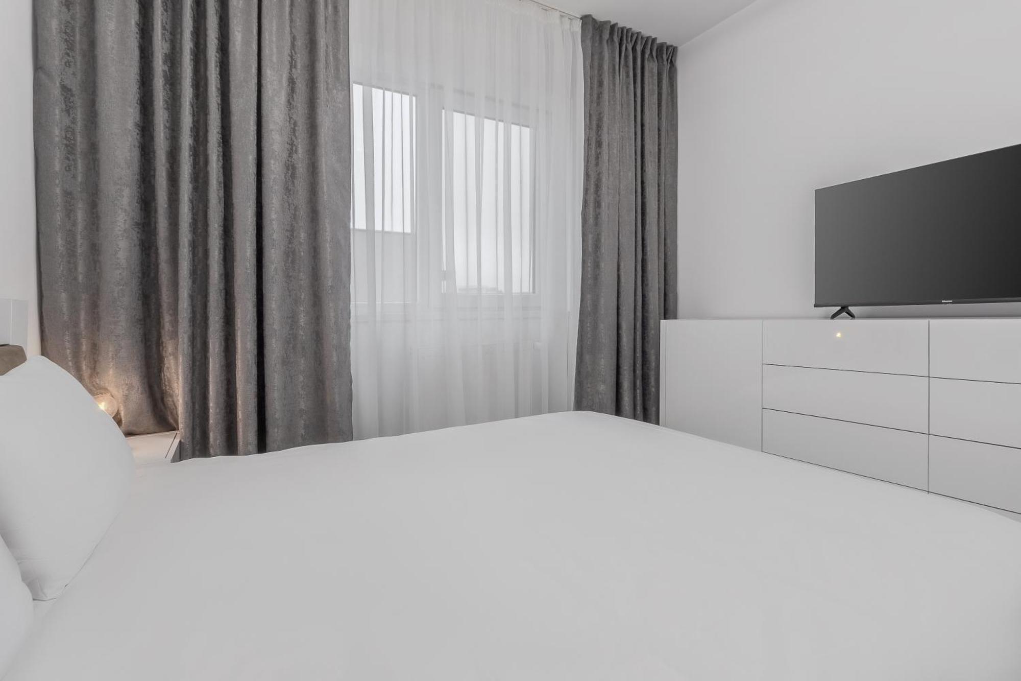 Pure Flat Lägenhet Oradea Exteriör bild