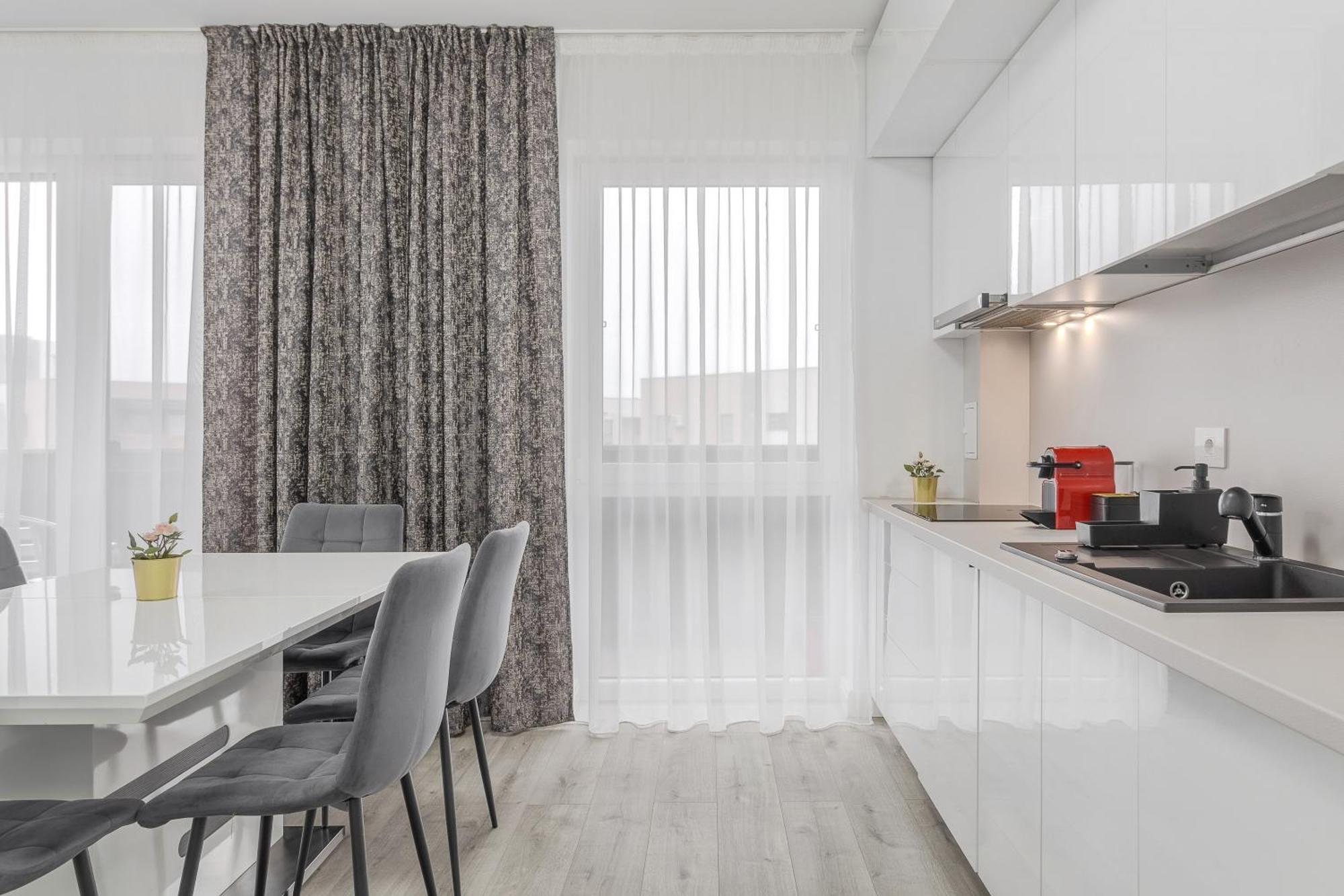 Pure Flat Lägenhet Oradea Exteriör bild