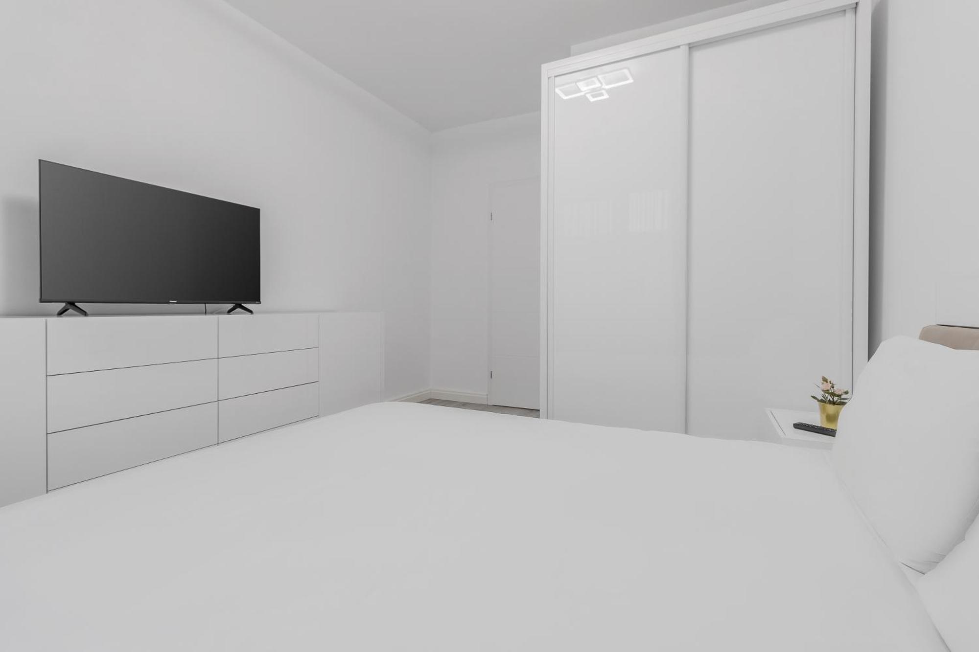 Pure Flat Lägenhet Oradea Exteriör bild